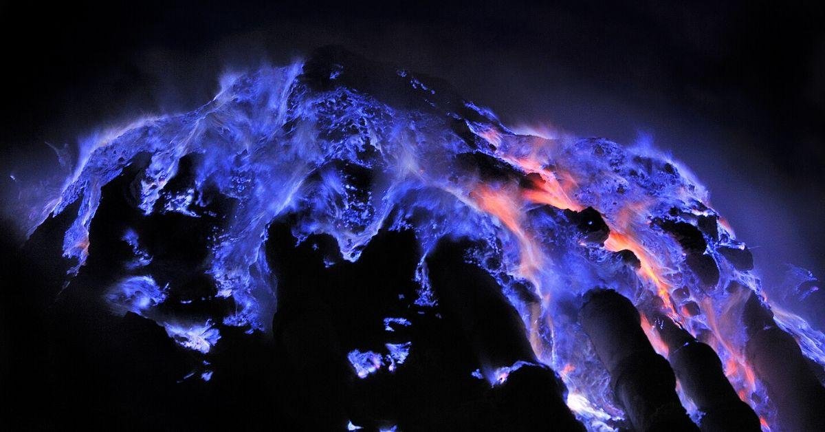 FlipFact (April 25, 2020): The volcano that burns electric blue